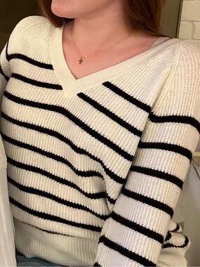 Old Navy White and Black Striped V‑Neck Sweater